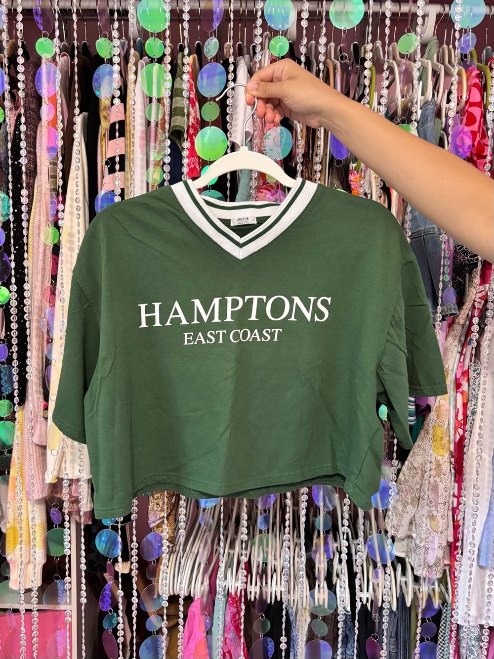 Preppy Green Cropped Tee with V-Neck White Collar